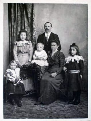 The Staffelbach family (from left to right): Valentine, Emma, Germain, Rémy, Marie, Eugénie