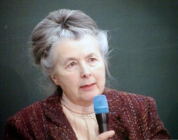 Simone Arnold Liebster at a conference