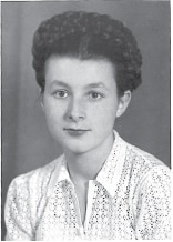 Simone Arnold-Liebster at the age of 17, in 1947
