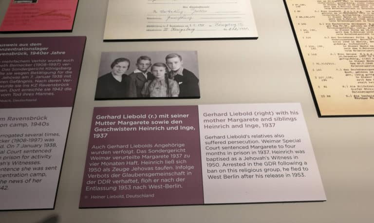 Foto der Ausstellungstafel über Familie Liebold in der internationalen Wanderausstellung zum Reichskriegsgericht