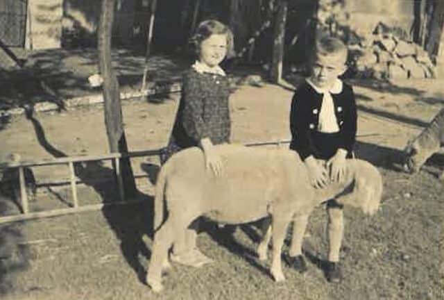 Foto der Geschwister Elisabeth und Otto Fickert, 1931 (Quelle: Privatbesitz Elisabeth Dopazo).