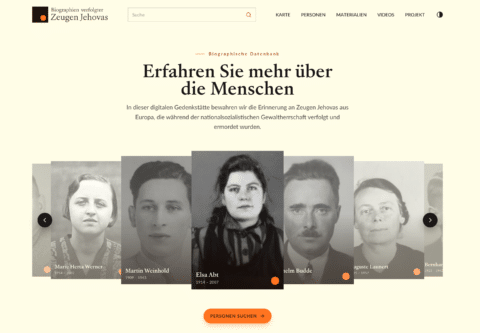 Screenshot der biographischen Datenbank mit Porträts verfolgter Zeugen Jehovas und der Überschrift „Erfahren Sie mehr über die Menschen“.